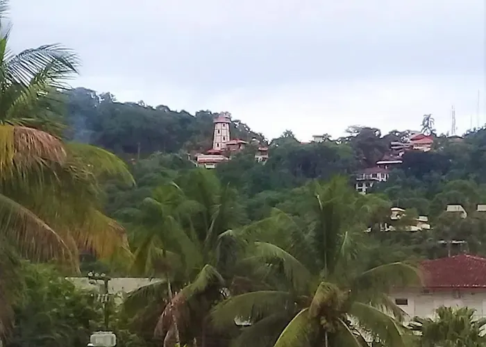 Aproveite o melhor de Ubatuba apartamento com 2 dormitórios até 5 pessoas